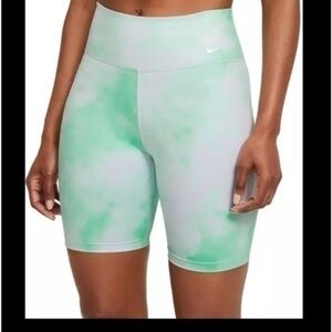 NWT Nike High Rise Bikers Shorts Size Small